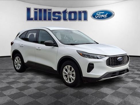 Used 2025 Ford Escape Active FWD image 3