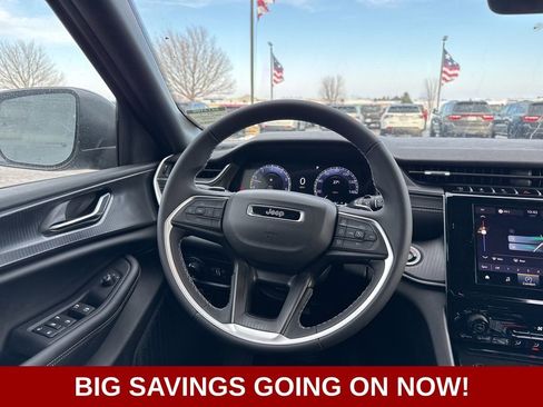 New 2025 Jeep Grand Cherokee Laredo image 40