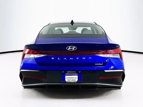 Used 2025 Hyundai Elantra Limited FWD image 15