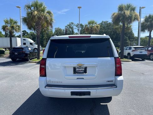 Used 2018 Chevrolet Suburban Premier AWD/4WD image 9