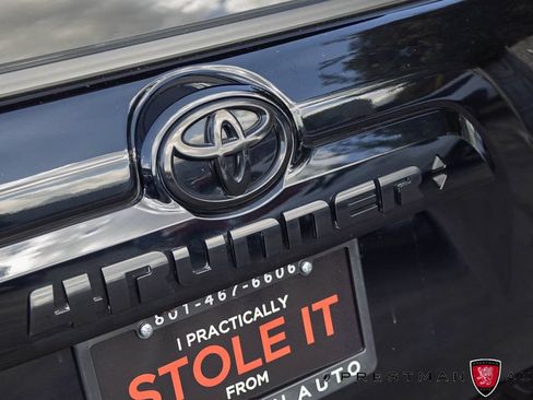 Used 2021 Toyota 4Runner Venture w/ Moonroof Package AWD/4WD image 41