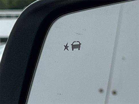 Used 2023 Chevrolet Traverse RS image 43