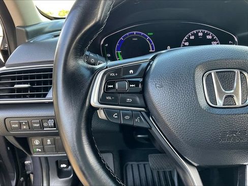 Used 2022 Honda Accord Touring image 13