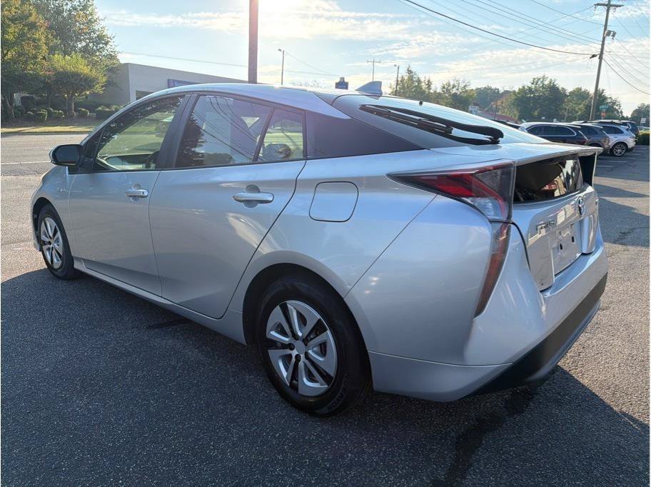 Used 2016 Toyota Prius Two FWD image 4