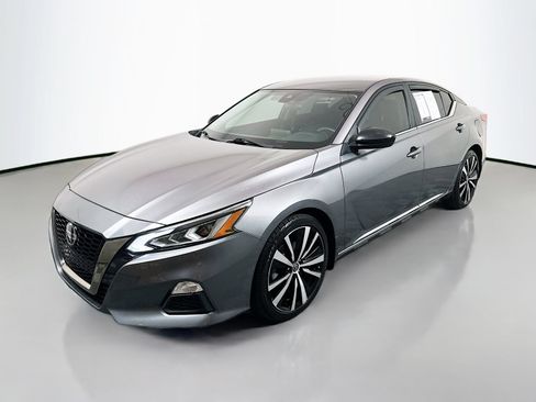Used 2020 Nissan Altima 2.5 SR FWD image 3