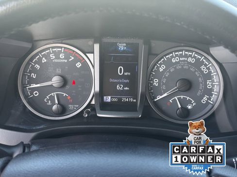 Used 2022 Toyota Tacoma TRD Off-Road w/ Technology Package image 32