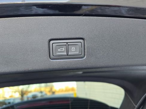 Used 2024 Audi Q4 e-tron Premium Plus image 54