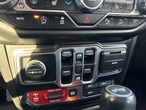 Used 2020 Jeep Wrangler Unlimited Rubicon w/ Quick Order Package 28Y Recon image 29