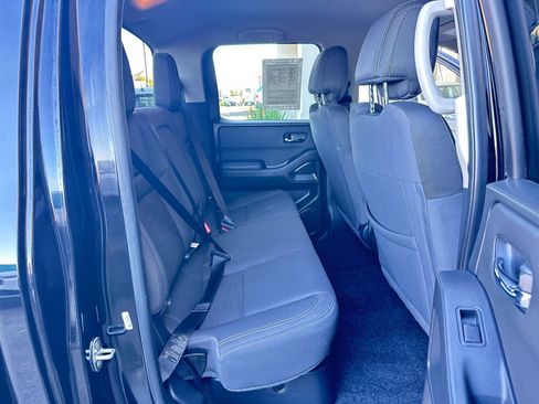Used 2024 Nissan Frontier SV image 25