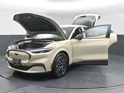 Used 2025 Ford Mustang Mach-E Premium image 52