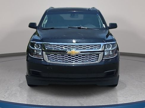 Used 2017 Chevrolet Suburban LS RWD image 2