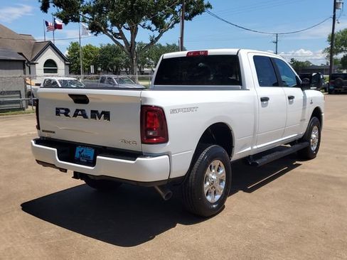 New 2025 RAM 2500 Big Horn AWD/4WD image 5