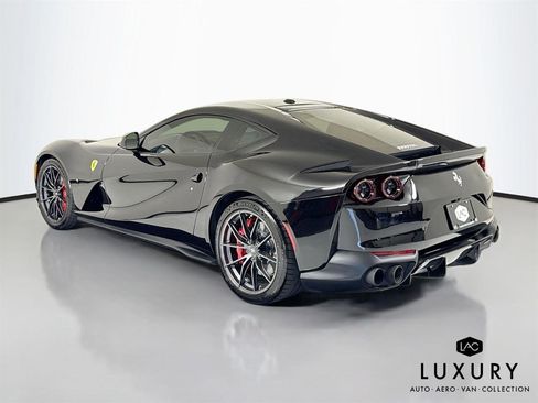 Used 2018 Ferrari 812 Superfast image 8