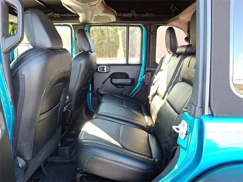 Used 2024 Jeep Wrangler Unlimited image 10