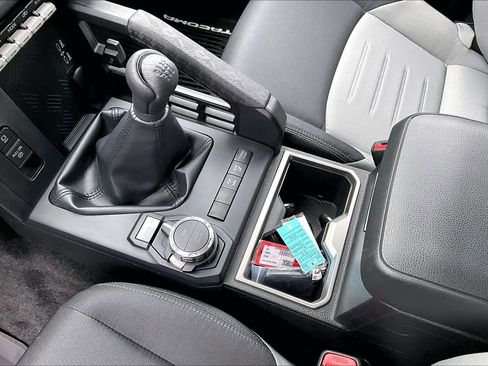 Used 2025 Toyota Tacoma TRD Off-Road image 14