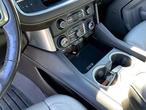 Used 2021 Chevrolet Tahoe Z71 w/ Z71 Off-Road Package image 18