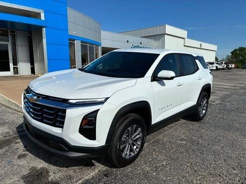 New 2026 Chevrolet Equinox LT FWD image 2