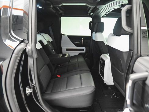 Used 2025 GMC Hummer EV 2X w/ Extreme Off-Road Package image 27