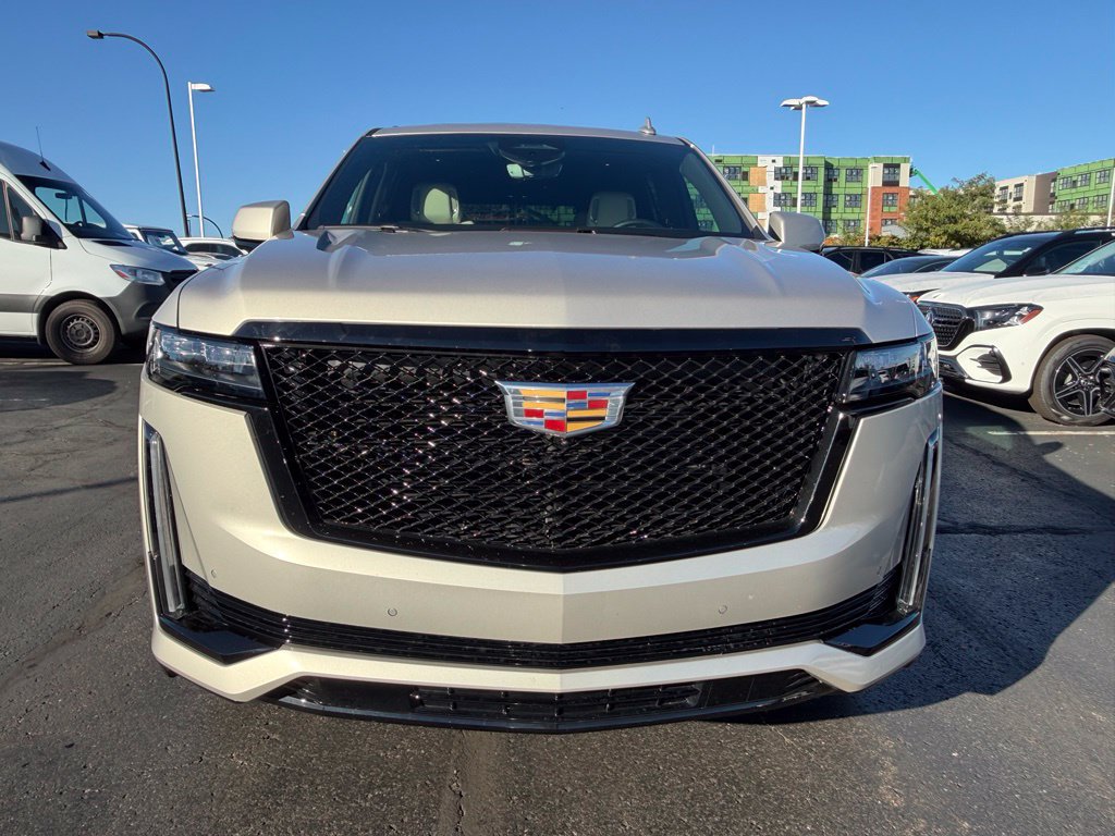 Used 2023 Cadillac Escalade Sport AWD/4WD image 2
