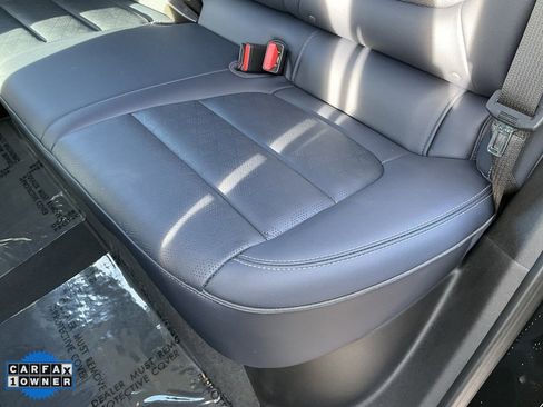 Used 2022 Chevrolet Bolt EUV LT w/ Convenience Package image 28