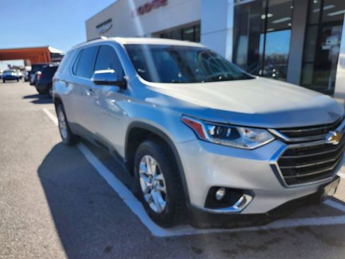 Used 2020 Chevrolet Traverse LT image 5