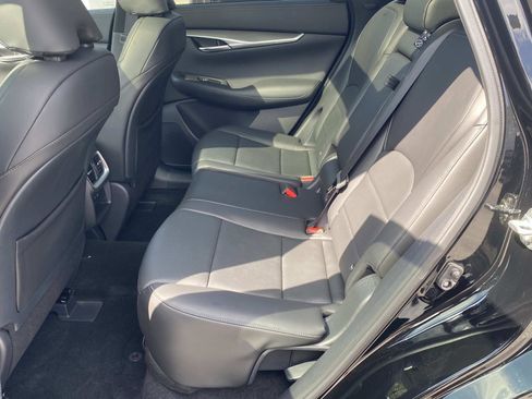 Certified 2025 INFINITI QX50 Luxe image 10