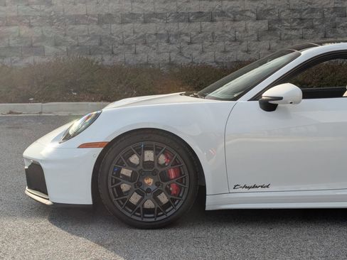Certified 2026 Porsche 911 Carrera 4 GTS image 11