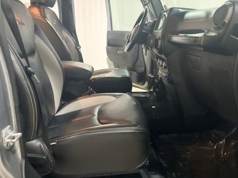 Used 2018 Jeep Wrangler Unlimited Sport S image 24