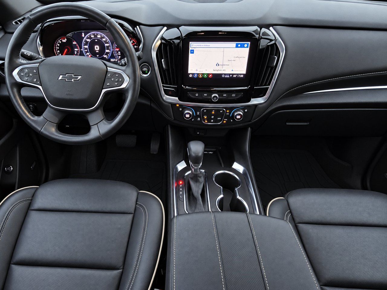 Used 2022 Chevrolet Traverse Premier w/ Redline Edition AWD/4WD image 25
