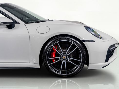 Used 2022 Porsche 911 Turbo image 7