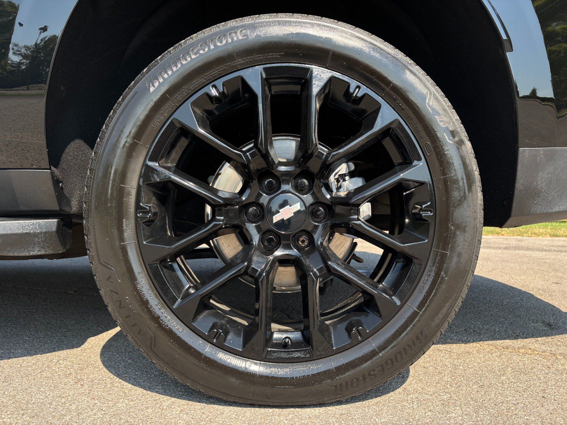 Used 2023 Chevrolet Suburban RST w/ Sport Performance Package AWD/4WD image 60