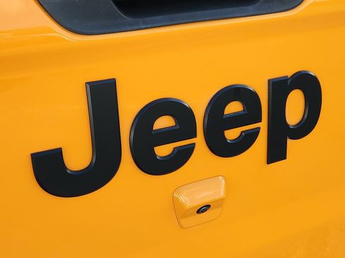 Certified 2021 Jeep Gladiator Sport image 28