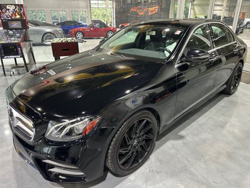 Used 2018 Mercedes-Benz E 300 4MATIC image 1