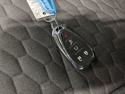 Used 2021 Chevrolet Equinox LT image 29