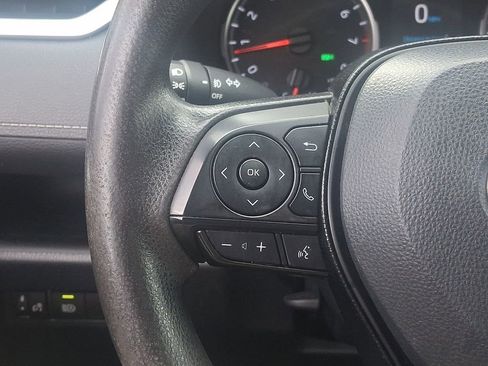 Used 2021 Toyota RAV4 XLE image 21