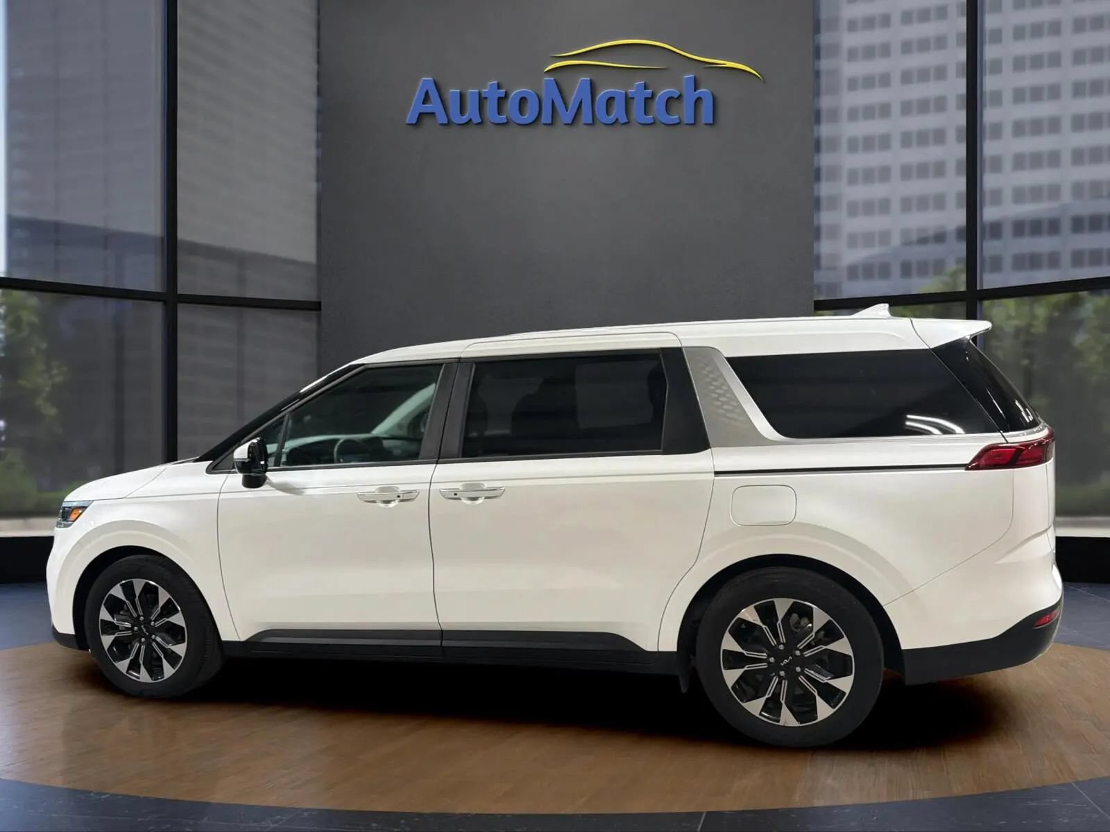 Used 2024 Kia Carnival EX FWD image 8
