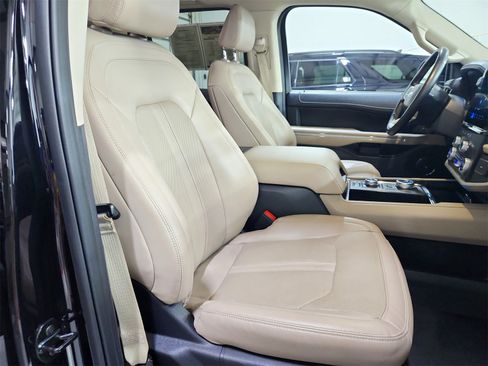 Used 2023 Ford Expedition Limited image 41