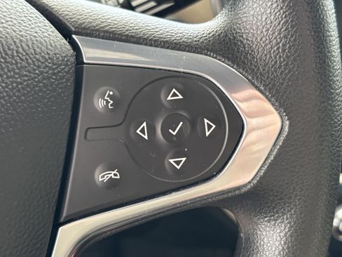 Used 2022 Chevrolet Traverse LS w/ Midnight/Sport Edition FWD image 12