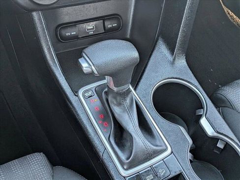 Used 2022 Kia Sportage LX image 11