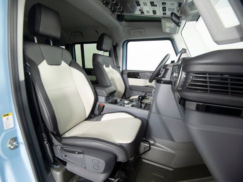 Used 2025 INEOS Grenadier AWD/4WD image 25