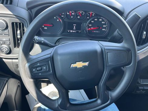Used 2022 Chevrolet Silverado 2500 Custom w/ Custom Value Package AWD/4WD image 10
