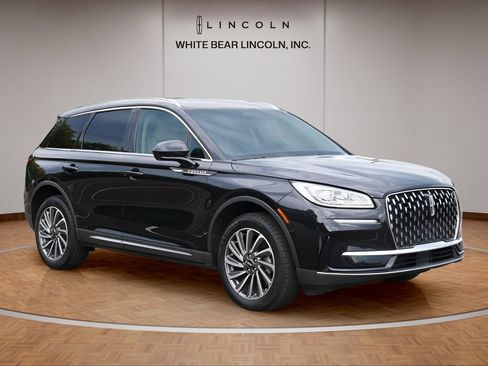 Used 2024 Lincoln Corsair Reserve FWD image 3