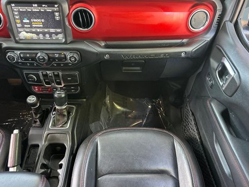 Used 2018 Jeep Wrangler Unlimited Rubicon AWD/4WD image 30