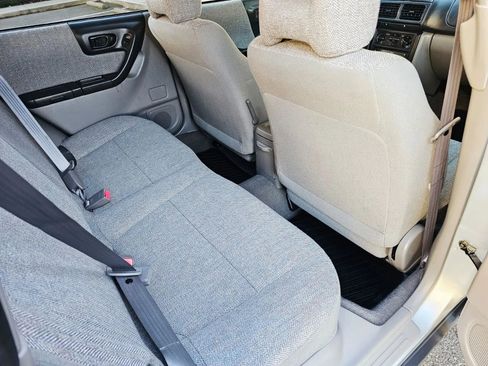 Used 2002 Subaru Forester L image 12