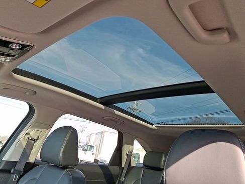 Used 2025 Kia Sorento S w/ Panoramic Sunroof Package image 14