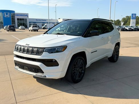 Used 2022 Jeep Compass High Altitude AWD/4WD image 3