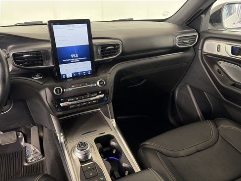 Used 2020 Ford Explorer ST w/ Premium Technology Package AWD/4WD image 4