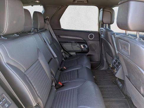 Used 2023 Land Rover Discovery S R-Dynamic image 19