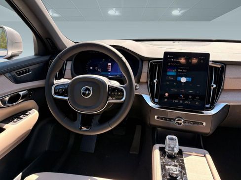 Used 2026 Volvo XC90 B6 Plus w/ Protection Package Premier image 22