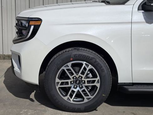 New 2025 Ford Expedition Active RWD image 6
